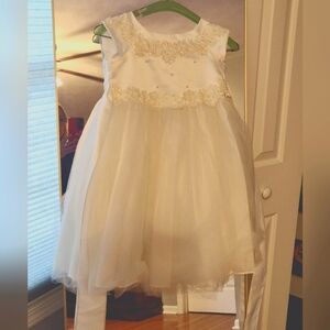 NWOT Kid's Collection Ivory Flower Girl Dress, Size 4, never worn